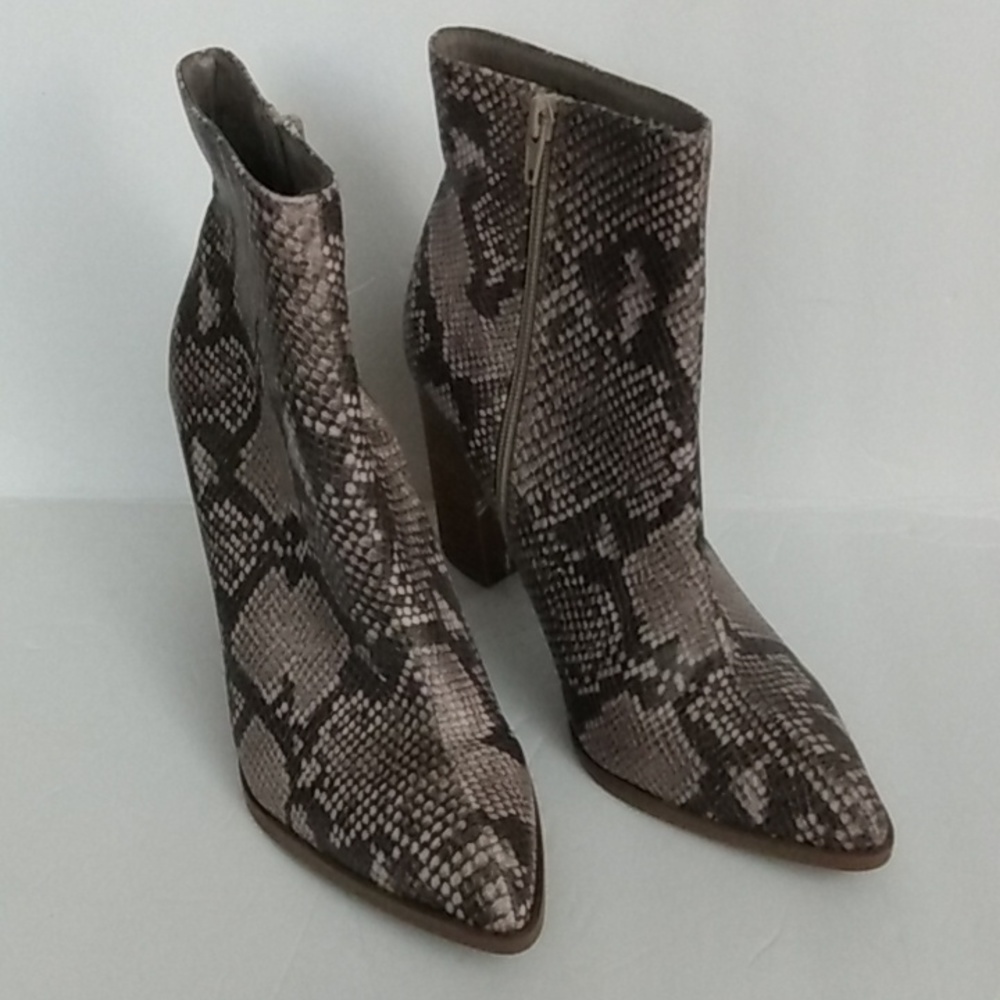 Carlos by Carlos Santana Lydia Snakeskin Print Booties Sz9 NEW